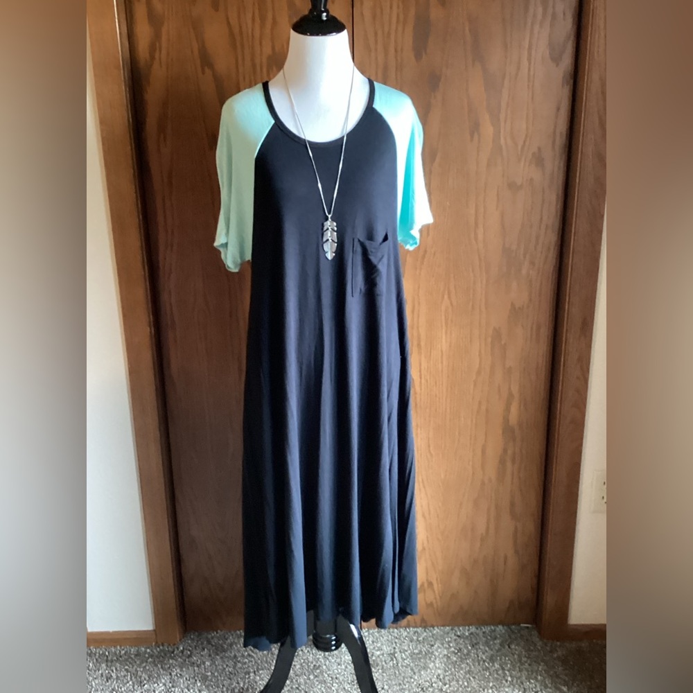 COPY - LuLaRoe Carly Short-Sleeved Dress